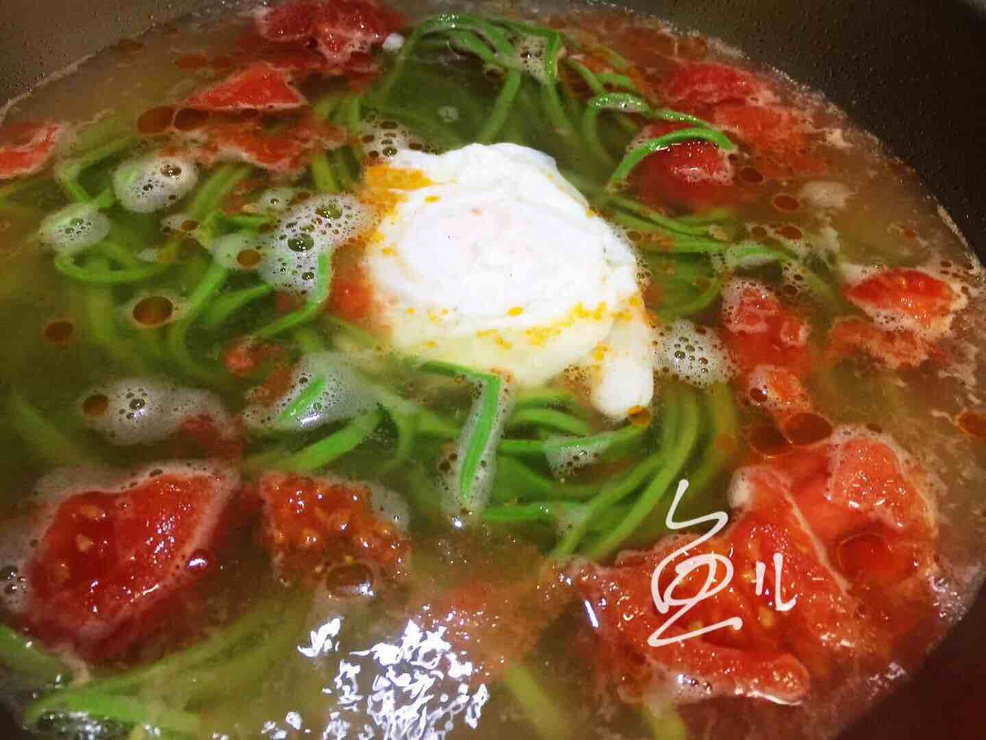 Spinach Tomato Egg Noodles recipe