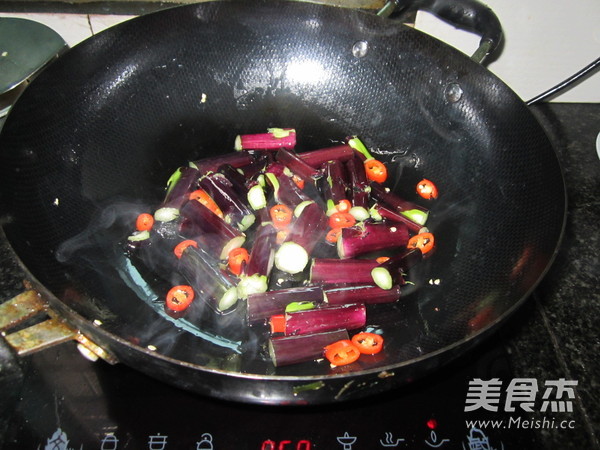 Stir-fried Red Cabbage Moss recipe