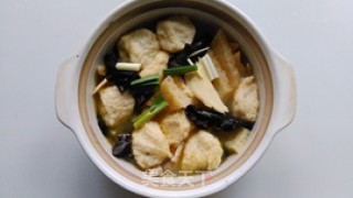Roasted Fishballs with Pork Skin and Fungus recipe