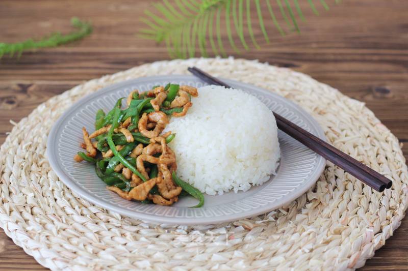 Green Pepper Shredded Pork Rice Bowl