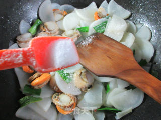 Stir-fried Radish with Scallop Meat recipe