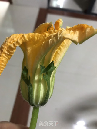 Stir-fried Pumpkin Flowers recipe