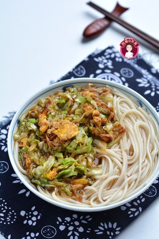 Cabbage Noodles with Eggs