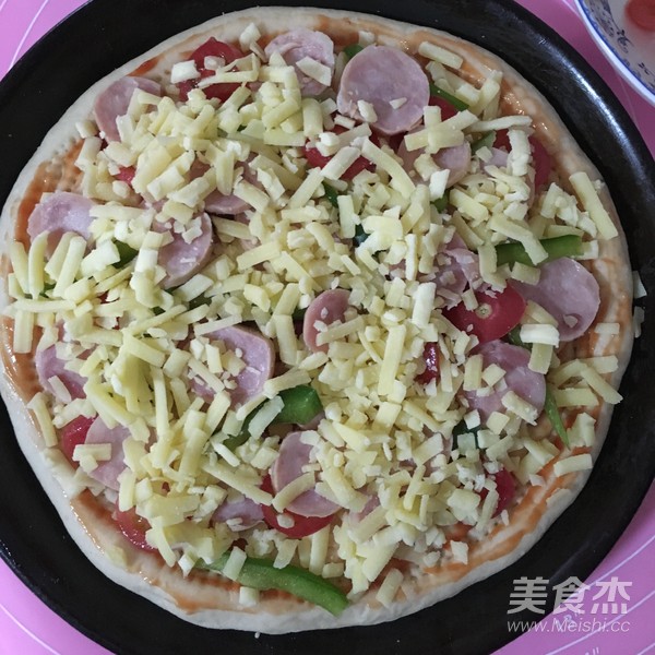 Nutritious and Delicious Fruit and Vegetable Sausage Pizza recipe