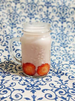 Strawberry Banana Milkshake recipe