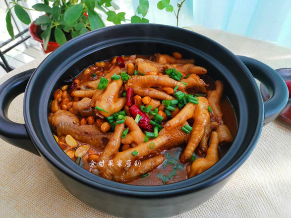 Braised Chicken Feet with Soy Beans recipe