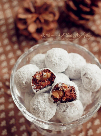 Walnut Cocoa Snowball recipe