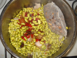 Pork Feet Stewed with Soybeans recipe