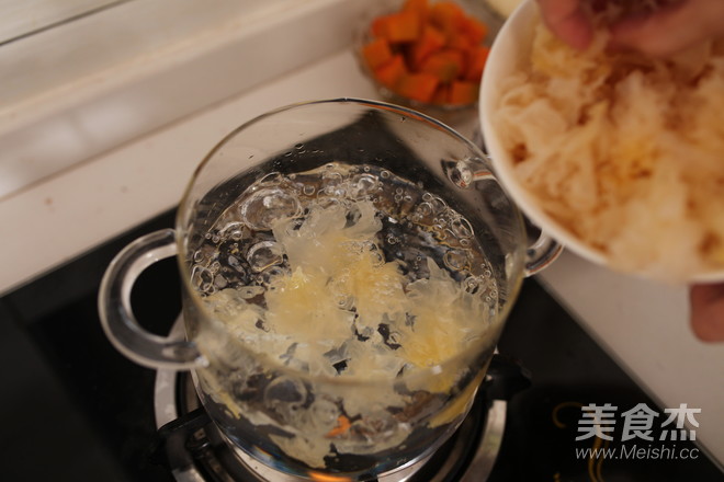 Nourishing Lungs and White Fungus Pumpkin Soup recipe