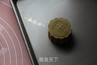 Wind Furnace Cantonese-style Bean Paste Moon Cakes recipe