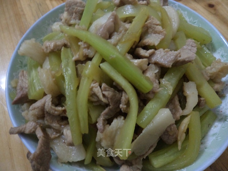 Stir-fried Pork with Lettuce recipe