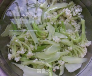 Stir-fried Organic Cauliflower with Tomatoes recipe