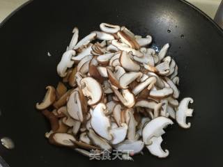 Stir-fried Shiitake Mushrooms with Garlic recipe