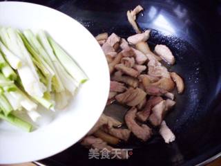 Stir-fried Pork with Garlic recipe