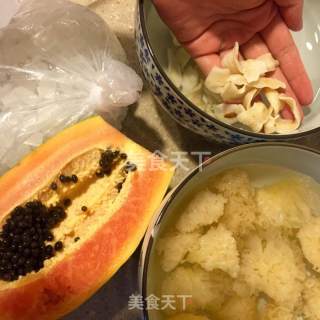 Milk Papaya Stewed Tremella recipe