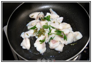 The Combination of Tea Culture and Food Culture-biluo Fish Slices recipe