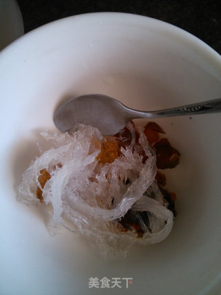 Bird's Nest Peach Gum Nourishing Soup recipe