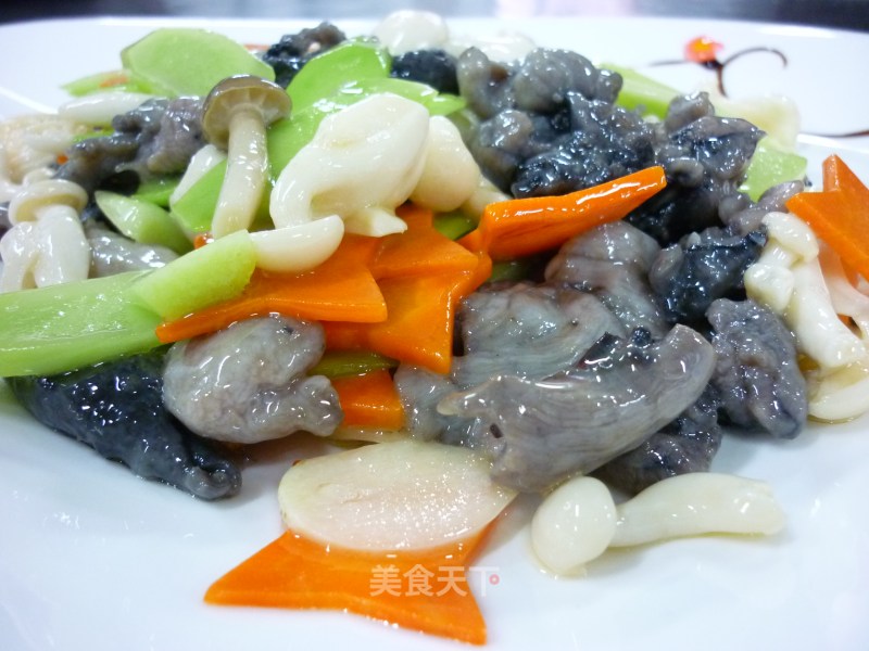 Stir-fried Black-bone Chicken with White Jade Mushroom recipe