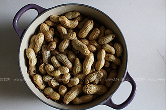 Braised Black Peanuts recipe