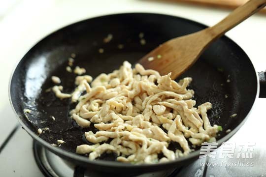 Stir-fried Shredded Chicken with Eggplant recipe