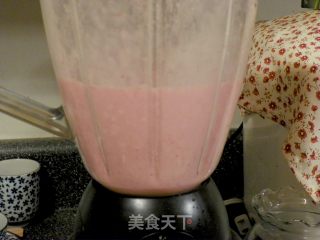 Strawberry Milkshake-cool in Summer recipe