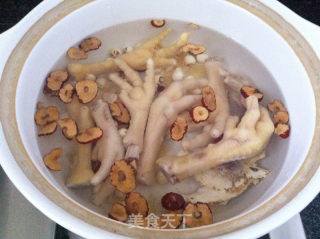 Chicken Feet Soup with Angelica and Red Dates recipe