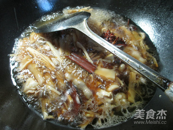 Braised Chicken Feet with Bamboo Shoots recipe