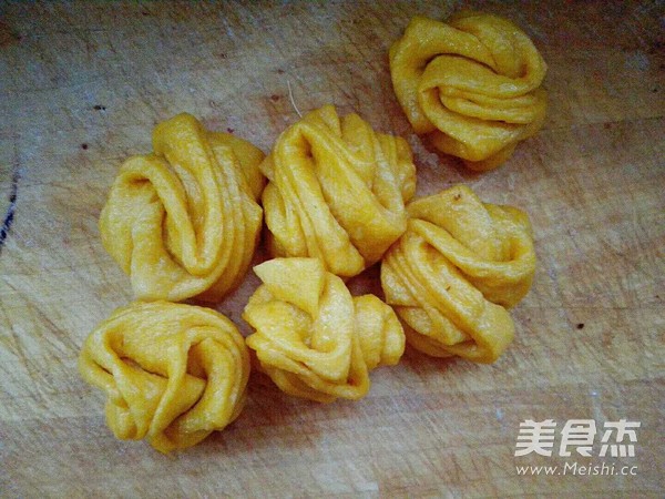 Pumpkin Flower Roll recipe