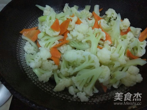 Vegetarian Stir-fried Organic Cauliflower recipe