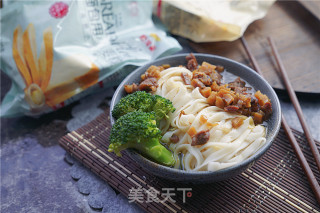 Soy Sauce Noodles with Lotus Root recipe