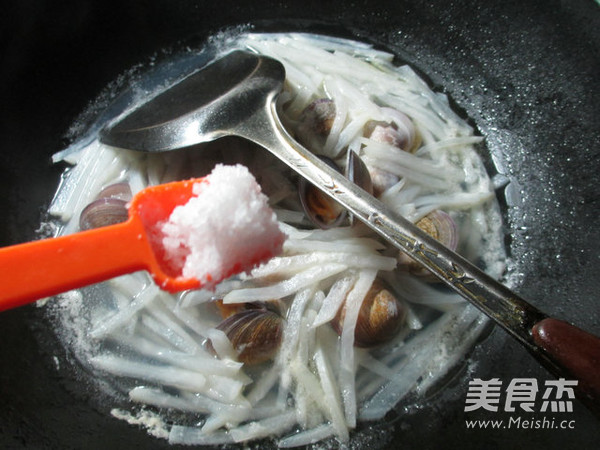 Radish Clam Soup recipe