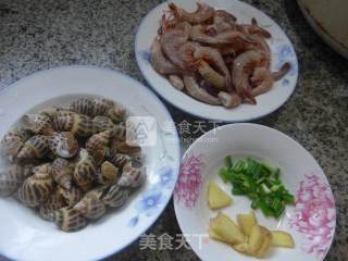 Fried Sea Prawns with Snail recipe