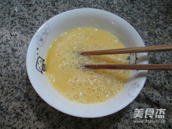 Pickled Mustard Shredded Xiuzhen Mushroom and Egg Drop Soup recipe