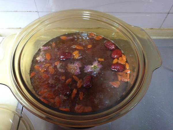 Peach Gum, Red Dates and Rose Soup recipe