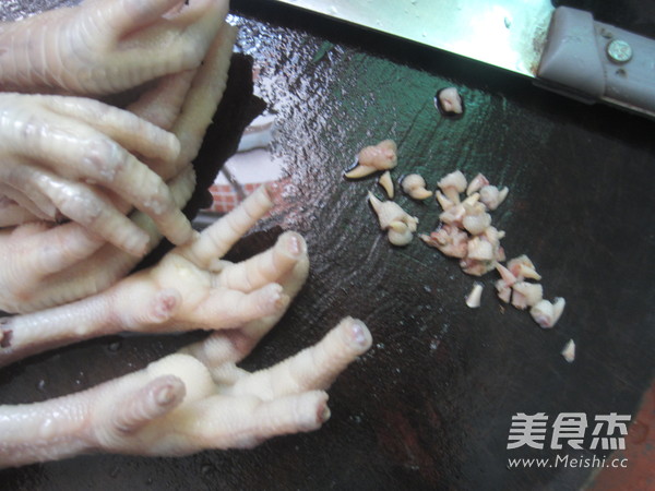 Braised Chicken Feet with Pleurotus Eryngii recipe