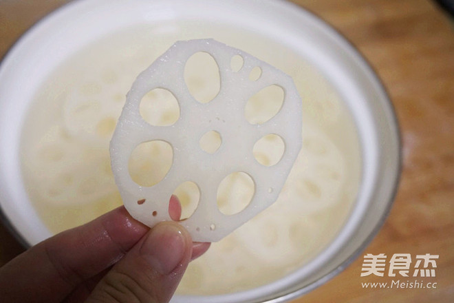 Hot and Sour Lotus Root Slices recipe