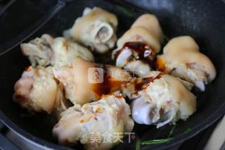 Braised Pork Wanwan with Peanuts recipe