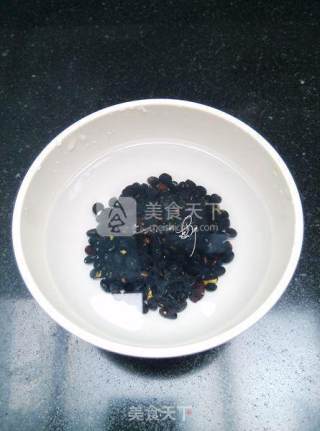 Ho Shou Wu Black Bean Pork Tail in Pot recipe