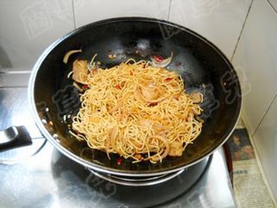 Fried Noodles with Onion and Salami recipe