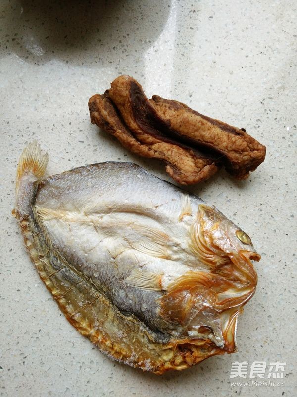 Steamed Yellow Croaker with Bacon recipe
