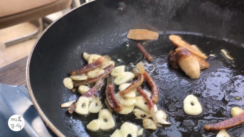 Stir-fried Matsutake with Red and Green | Beef Wa Matsutake Recipe recipe