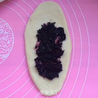 Coconut and Mulberry Sauce Rolls recipe