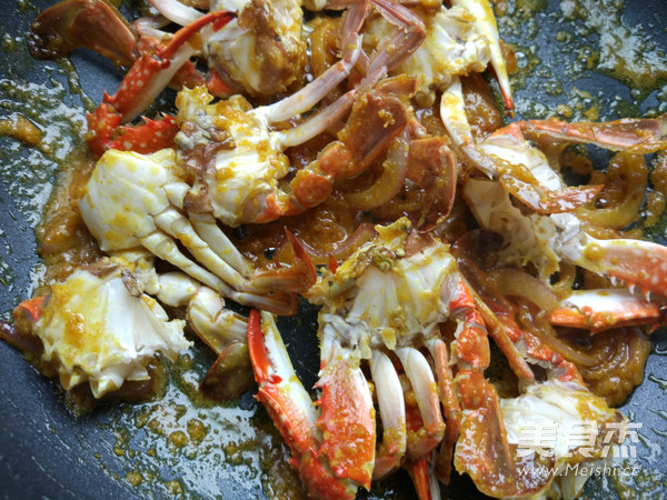Stir-fried Flying Crab with Curry recipe