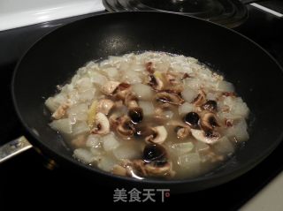 Three Mushroom and Winter Melon Soup--summer Soup recipe