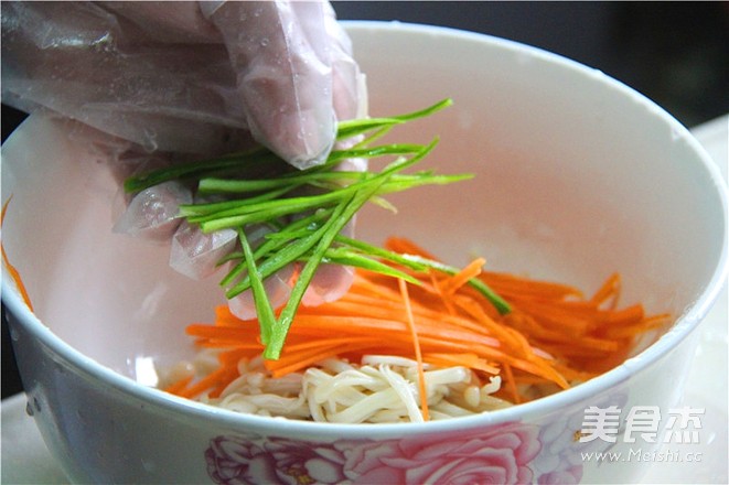 Su Xin Ju Jing Offers Iced Colorful Enoki Mushrooms recipe