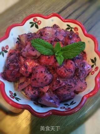 Mulberry Yogurt Salad recipe