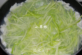Fish Meat and Radish Soup with Fresh Eyebrows recipe
