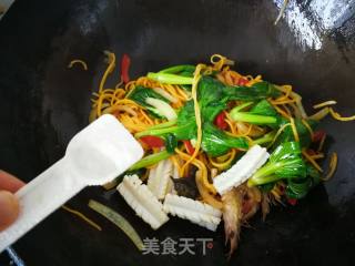 Fried Noodles with Seafood recipe