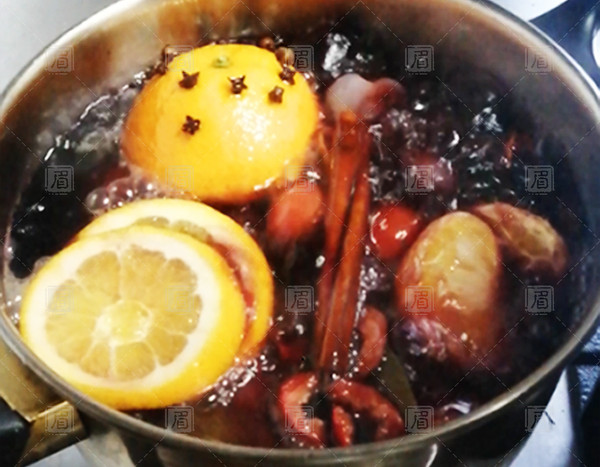 How Can Christmas Party be without Wine? Fruity Christmas Mulled Wine is Given recipe
