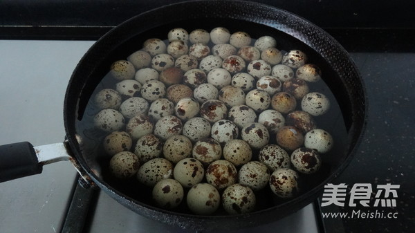 Marinated Quail Eggs recipe